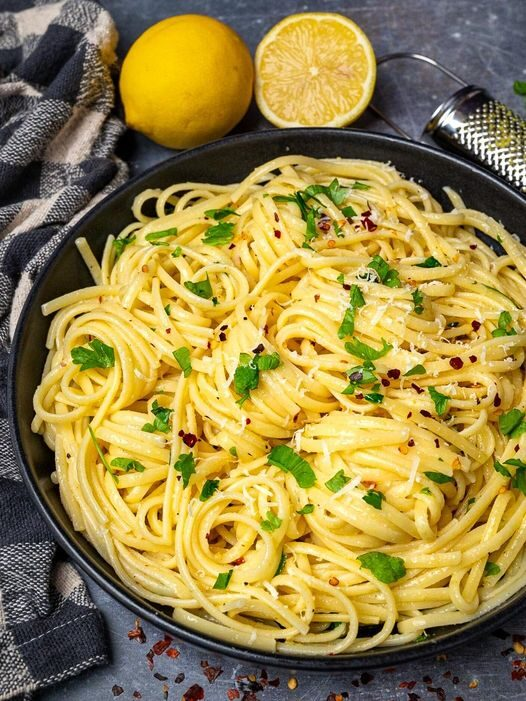 Lemon Butter Garlic Pasta Sauce (Pasta al Limone)