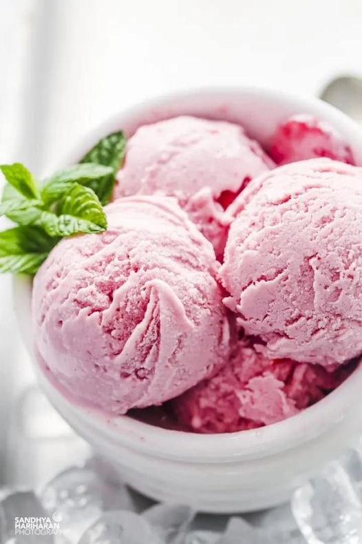 Healthy Strawberry Cottage cheese Ice cream recipe